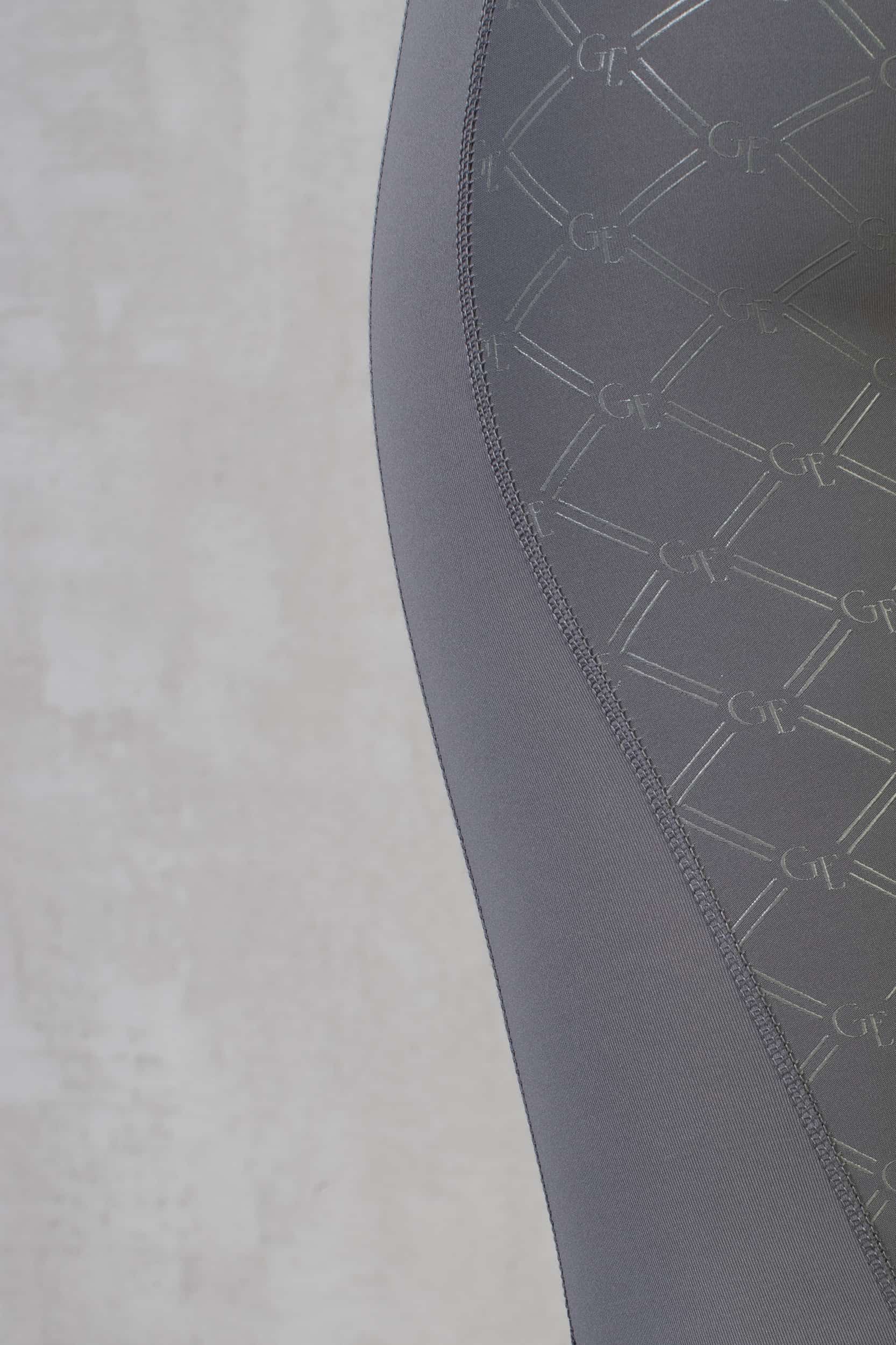 A close up of the full non slip seat.